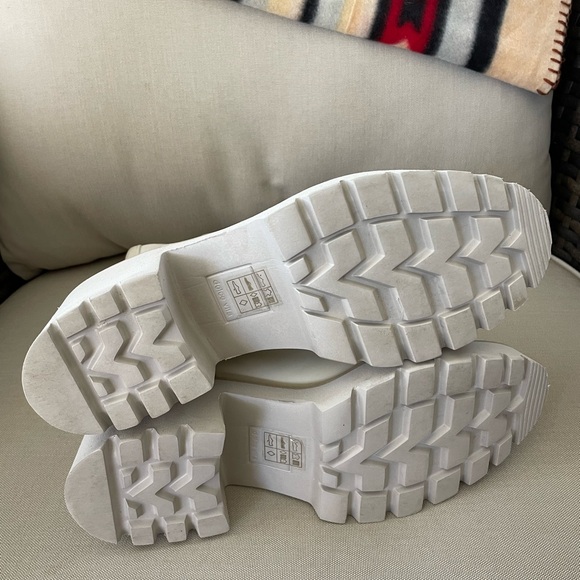 Dolce Vita Hawk H2O Boots - Picture 9 of 9